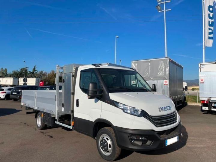 Utilitaire léger Iveco Daily Plateau 35C16 PLATEAU 44000E HT Blanc - 1