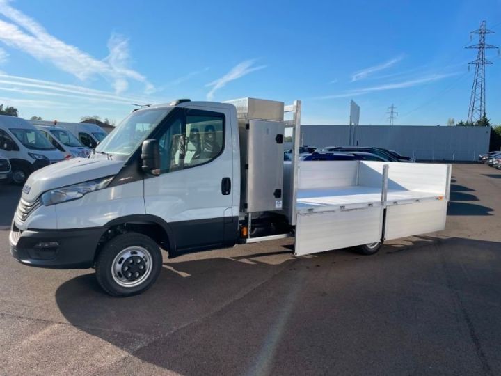 Utilitaire léger Iveco Daily Plateau 35C16 PLATEAU 44000E HT Blanc - 3