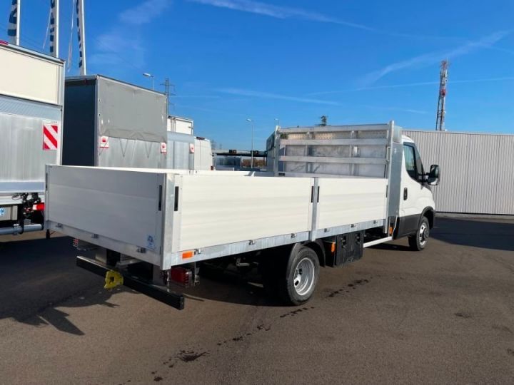 Utilitaire léger Iveco Daily Plateau 35C16 PLATEAU 46500E HT Blanc - 2