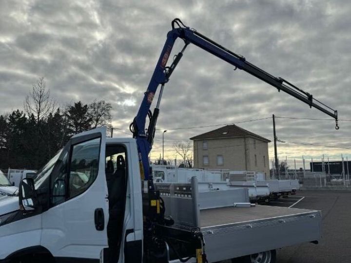 Utilitaire léger Iveco Daily Plateau 35C18 GRUE PLATEAU 70000E HT Blanc - 34