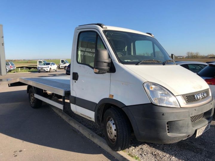 Utilitaire léger Iveco Daily Plateau 35S11 CAMION PLATEAU Blanc - 1