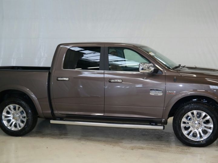 Varias utilidades Dodge 4 x 4 RAM 1500 CREW LONGHORN SUSPENSION ACTIVE 2018 WALNUT/MARRON - 7