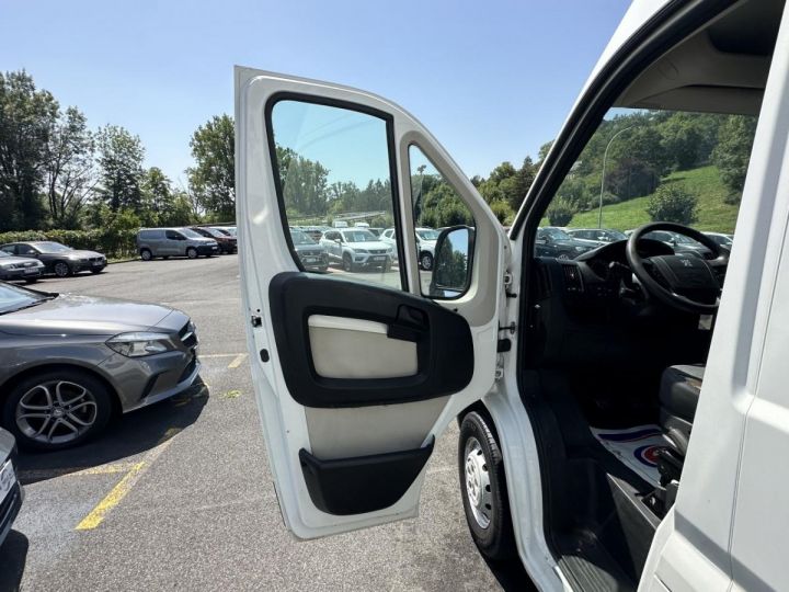 Vehiculo comercial Peugeot Boxer Furgón Confort 330 L2H2 2.2 HDi - 110 Fourgon Tolé + Tva recuperable + Clim BLANC - 28