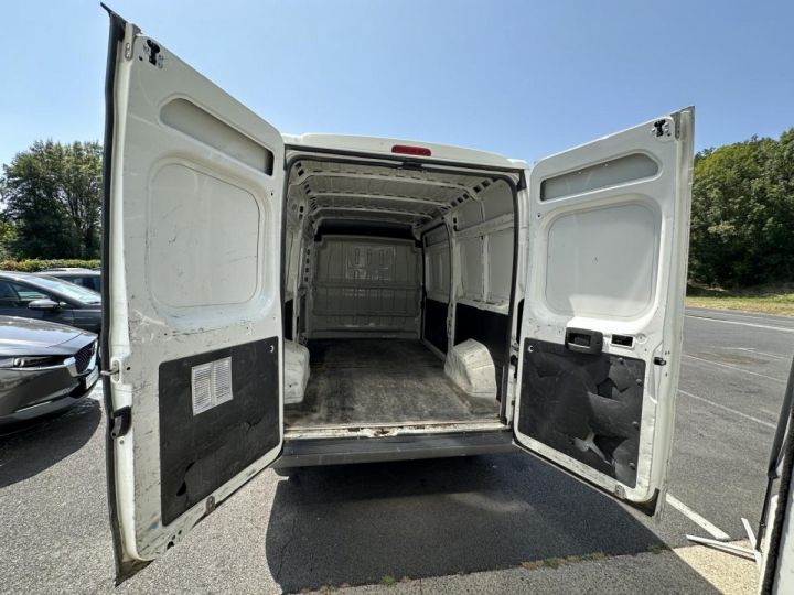 Vehiculo comercial Peugeot Boxer Furgón Confort 330 L2H2 2.2 HDi - 110 Fourgon Tolé + Tva recuperable + Clim BLANC - 11