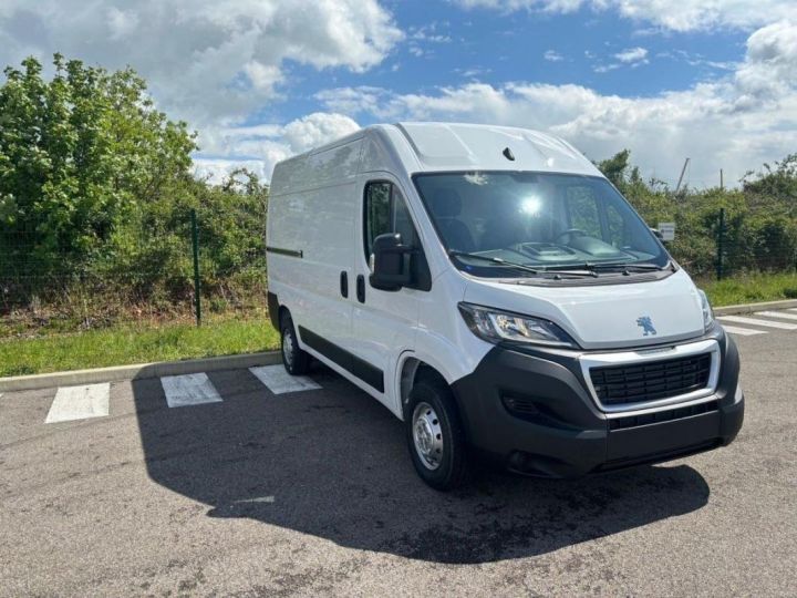 Vehiculo comercial Peugeot Boxer Furgón FOURGON TOLE 3.3 T L2H2 BLUEHDI 140 S BVM6 Blanc - 1