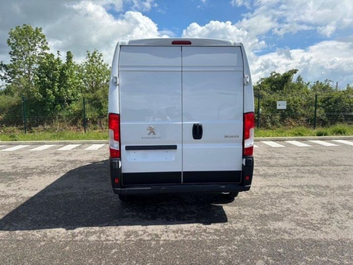 Vehiculo comercial Peugeot Boxer Furgón FOURGON TOLE 3.3 T L2H2 BLUEHDI 140 S BVM6 Blanc - 5