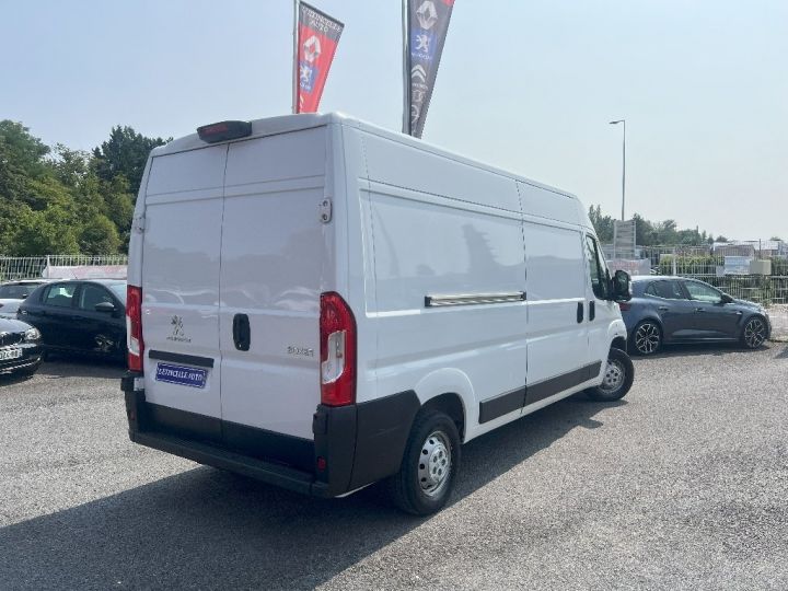 Vehiculo comercial Peugeot Boxer Furgón FOURGON TOLE 330 BLUEHDI 140 Blanc - 2