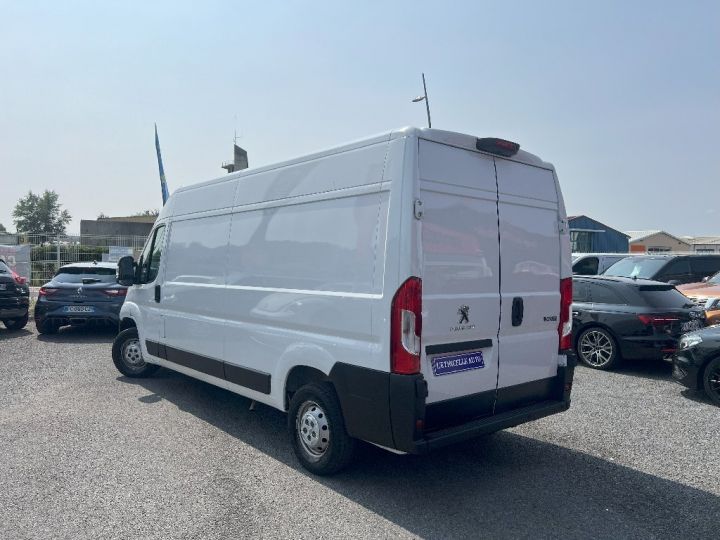 Vehiculo comercial Peugeot Boxer Furgón FOURGON TOLE 330 BLUEHDI 140 Blanc - 3