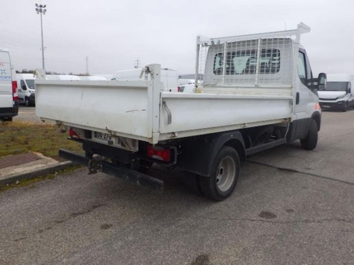 Vehiculo comercial Iveco Daily 35C13 Empattement 3450 Tor Blanc - 2