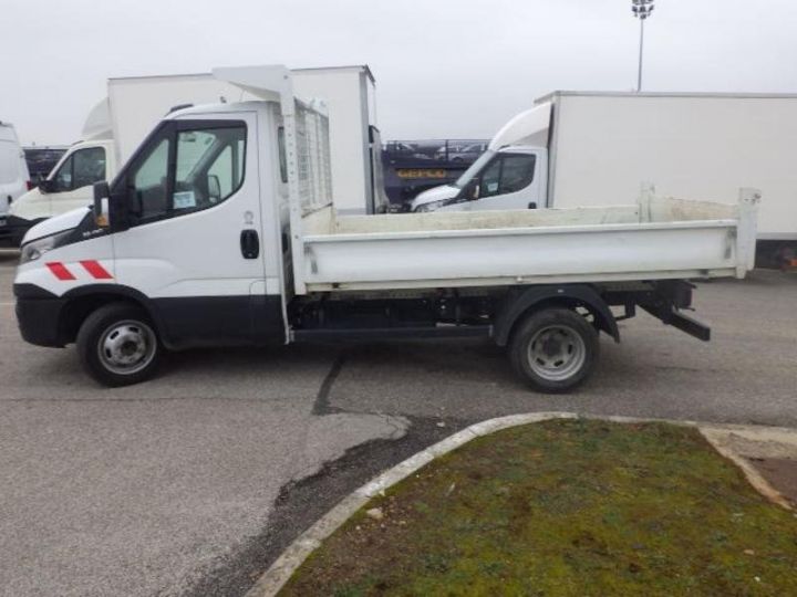 Vehiculo comercial Iveco Daily 35C13 Empattement 3450 Tor Blanc - 3