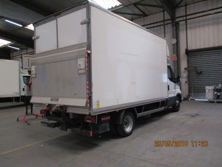 Vehiculo comercial Iveco Daily 35C15 Empattement 4100 Tor - 24 900 HT Blanc - 2