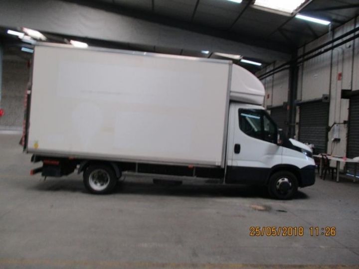 Vehiculo comercial Iveco Daily 35C15 Empattement 4100 Tor - 24 900 HT Blanc - 3
