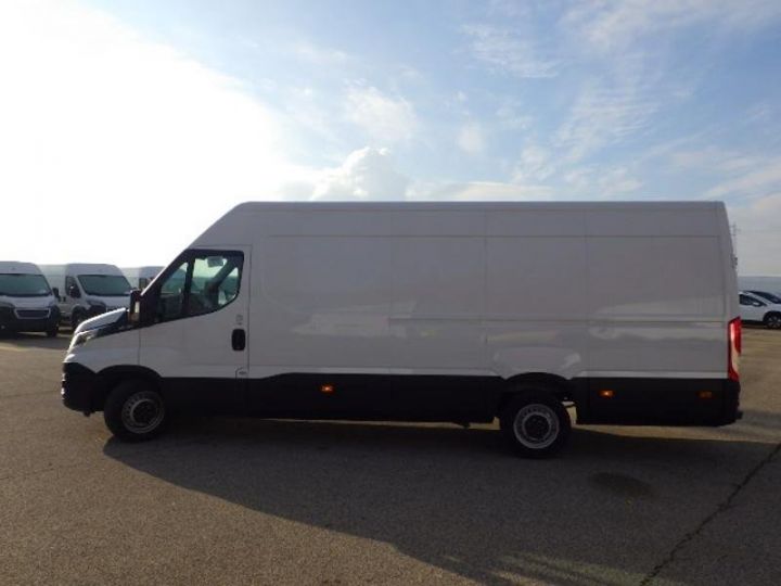 Vehiculo comercial Iveco Daily 35S13V16 - 17 900 HT Blanc - 3