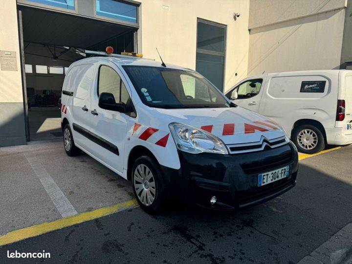 Vehiculo comercial Citroen Berlingo Otro Citroën M BLUEHDI 100CH ETG6 BUSINESS Historique d'entretien Garantie 12 mois Apple CarPlay Boîte automatique Blanc - 1