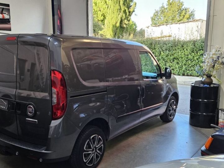 Vehiculo comercial Fiat Doblo Otro Doblo 1.3 Multijet 95 Ch Gris - 5