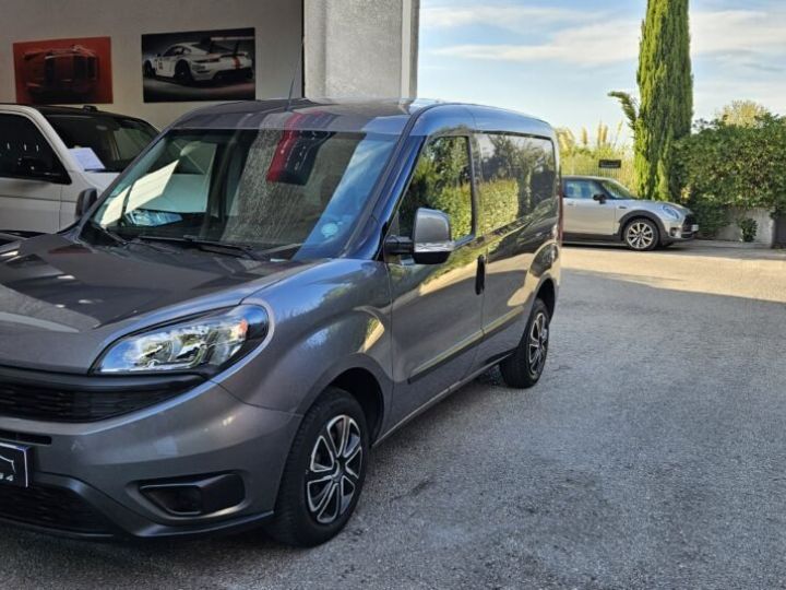 Vehiculo comercial Fiat Doblo Otro Doblo 1.3 Multijet 95 Ch Gris - 11