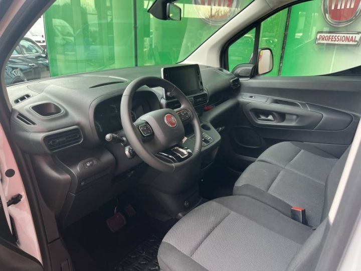 Vehiculo comercial Fiat Doblo Otro Fg M 800kg Electrique 136ch Batterie 50 kWh Pro Lounge Connect Blanc Icy - 14