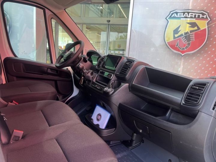 Vehiculo comercial Fiat Ducato Otro Fg 3.3 LH2 H3-Power 140ch Pack Pro Lounge Connect Blanc - 11