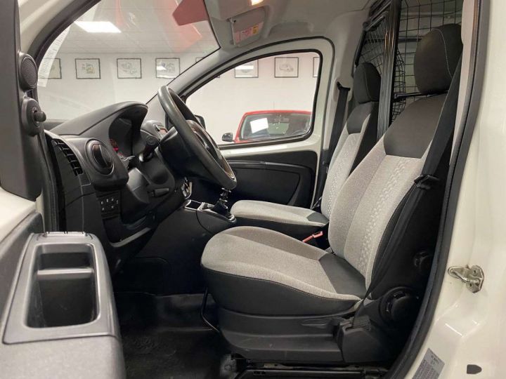 Vehiculo comercial Fiat Fiorino Otro 1.4i- UTILITAIRE 2PLCS- CLIM- 1ermain- CNG- NEUF Blanc Métallisé - 10