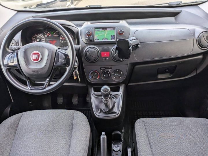 Vehiculo comercial Fiat Fiorino Otro 1.4ie 77ch pack pro nav BLANC - 9