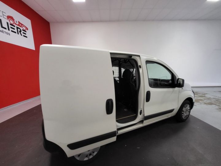 Vehiculo comercial Fiat Fiorino Otro FOURGON 1.4 77 - 1ERE MAIN Blanc - 25