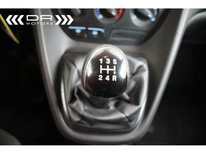 Vehiculo comercial Ford Transit Otro Connect 1.5TDCi SWB T200 LICHTE VRACHT - BLUETOOTH- PDC CRUISE CONTROL Blanc - 23