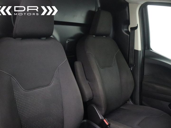 Vehiculo comercial Ford Transit Otro Courier 1.5TDCi TREND LICHTE VRACHT - RADIO CONNECT DAB Noir - 13