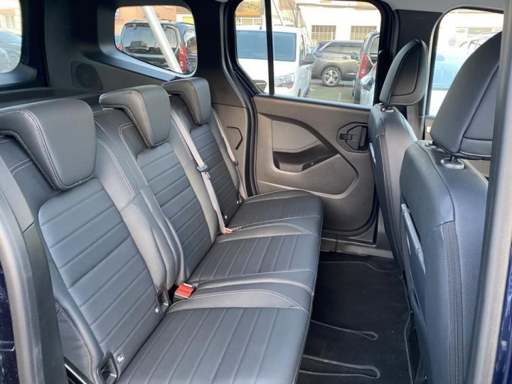 Vehiculo comercial Mercedes Classe Otro 180 STYLE Bleu cavansite - 10