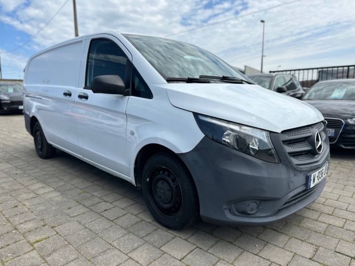 Vehiculo comercial Mercedes Vito Otro 111 CDI TOURER LONG PRO Blanc Métal - 1