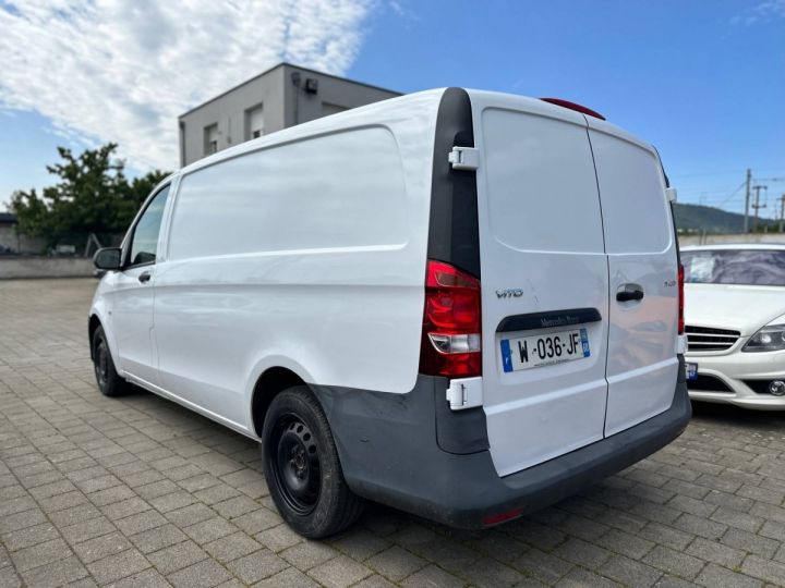 Vehiculo comercial Mercedes Vito Otro 111 CDI TOURER LONG PRO Blanc Métal - 3