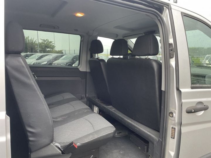 Vehiculo comercial Mercedes Vito Otro 116 CDI BE COMBI LONG Gris Clair - 4