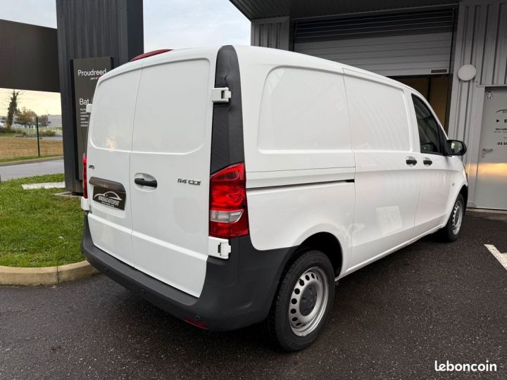 Vehiculo comercial Mercedes Vito Otro Mercedes Fourgon 114 2.2 CDi 136ch Compact Propulsion BVM6 1ère main TVA RECUP 3 places Clim Audio 15 avec BlueTooth Radar de recul Phares Auto Régula Blanc - 3