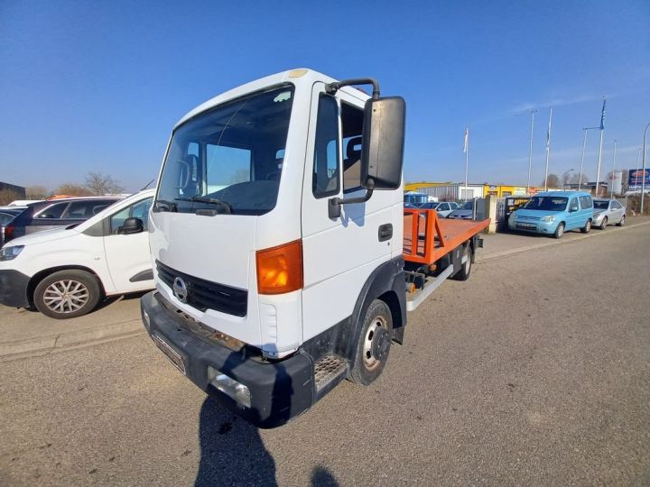 Vehiculo comercial Nissan Atleon Otro 35.15 3.0 150 CV 29990 TTC (pas de TVA) Blanc - 1