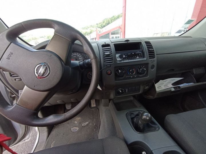 Vehiculo comercial Nissan Navara Otro (D40M) 2.5 DCI 16V PICKUP 4WD 174 CV Gris - 5