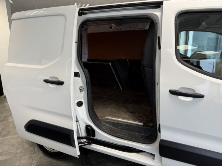 Vehiculo comercial Opel Combo Otro CARGO / A PARTIR DE 148,53/MOIS / M 650KG BLUEHDI 100CH S&S FLEXCARGO PACK BUSINESS CONNECT Blanc Jade - 9