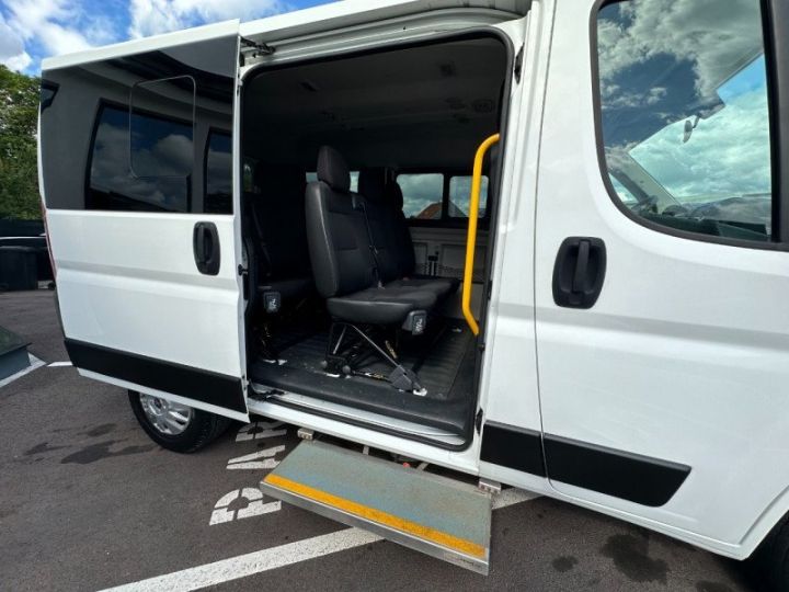 Vehiculo comercial Peugeot Boxer Otro 2.0 BLUEHDI 130CH COMBI 330 L1H1 ACTIVE S&S 9PL Blanc - 10