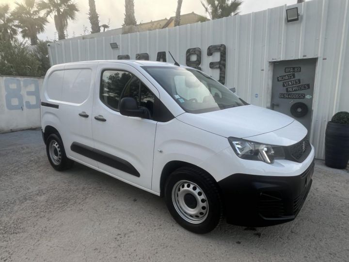 Vehiculo comercial Peugeot Partner Otro Standard 1000KG 1.6 BlueHDi S&S - 100 III FOURGON Fourgon Grip Standard PHASE 1 BLANC - 1