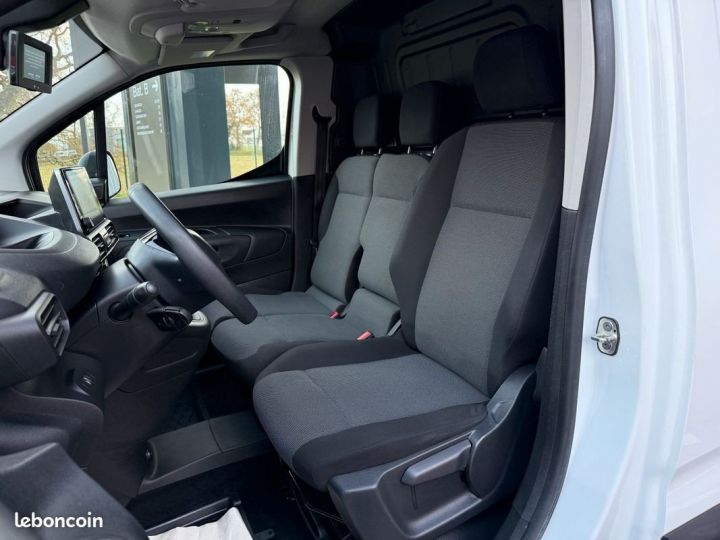 Vehiculo comercial Peugeot Partner Otro Standard 650kg BlueHDi 100ch BVM5 Asphalt S&S 1ère main TVA RECUP Entretien 100% 3 places Caméra AR + latérale GPS CarPlay Habillage Bois avec casier  Blanc - 4