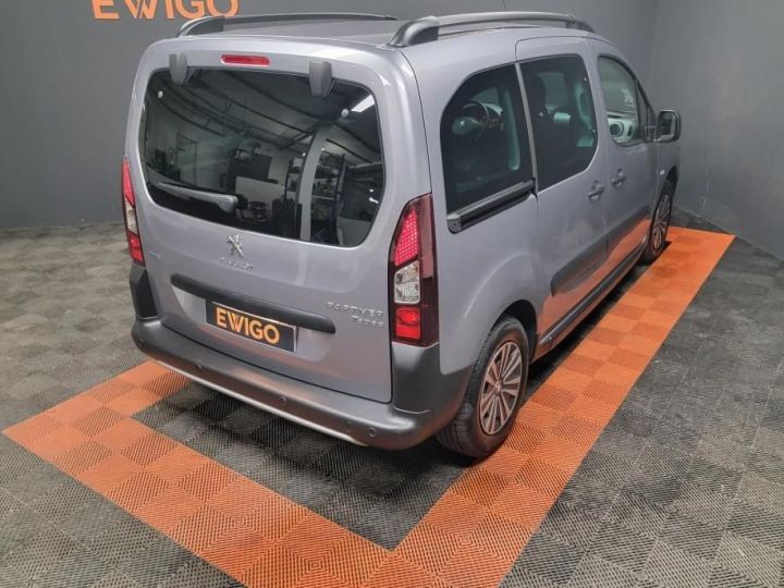 Vehiculo comercial Peugeot Partner Otro Tepee 1.2 PureTech 110ch OUTDOOR Distri changée 1er main Attelage Gris - 6