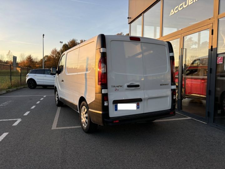 Vehiculo comercial Renault Trafic Otro 1.6 BluedCi 95cv Grand Confort BVM6 L1H1 BLANC - 2