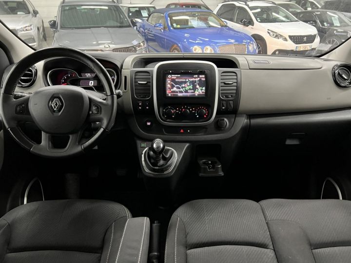 Vehiculo comercial Renault Trafic Otro 1.6 dCi 125 L2H1 Combi Life GRIS - 11