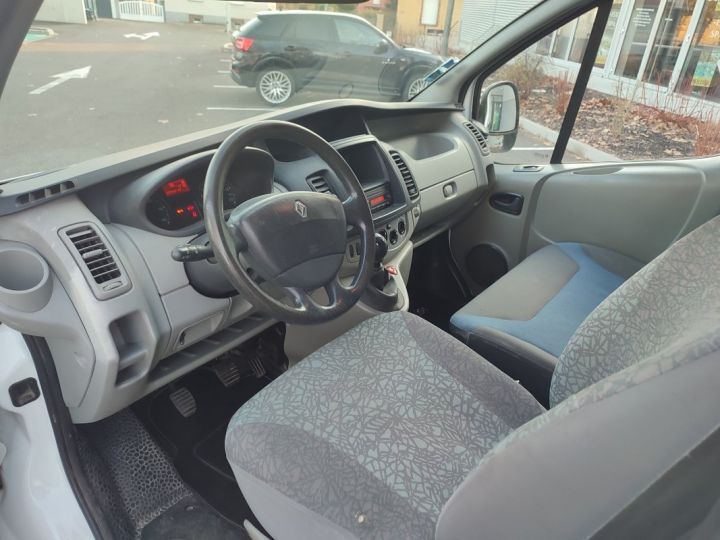 Vehiculo comercial Renault Trafic Otro 2.0D L1H1 90ch Blanc - 9