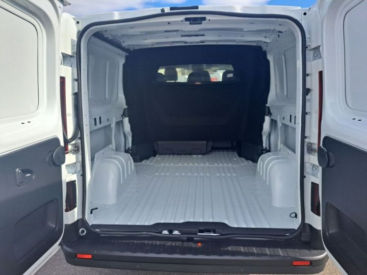 Vehiculo comercial Renault Trafic Otro CABINE APPROFONDIE CA L2H1 3T BLUE DCI 130 GSR2 RED EDITION 6PL Blanc - 23