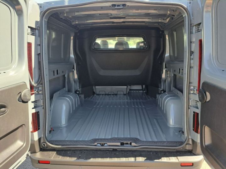 Vehiculo comercial Renault Trafic Otro CABINE APPROFONDIE CA L2H1 3T BLUE DCI 150 GSR2 RED EDITION 6PL Gris Foncé - 3