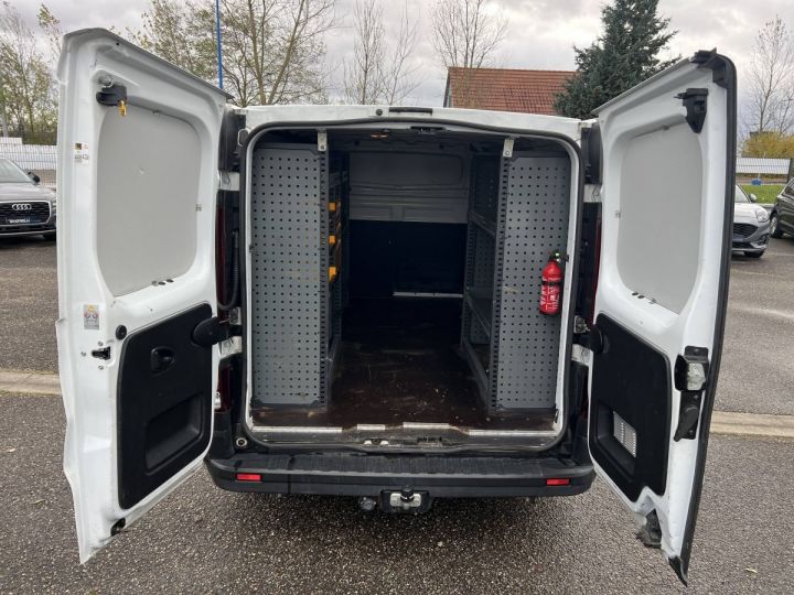 Vehiculo comercial Renault Trafic Otro Combi III L2H1 1.6 dCi 3Places Clim Régulateur Attelage 12,475 Euro H.T. BLANC - 18