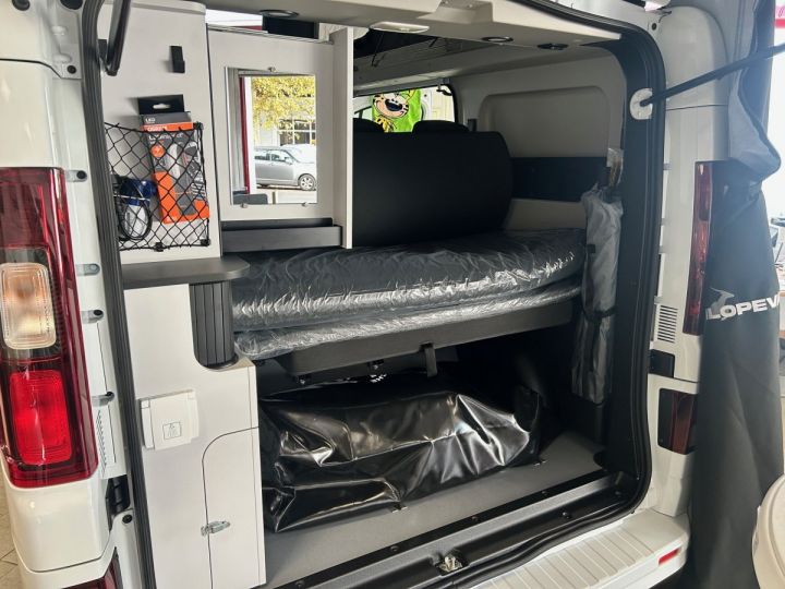 Vehiculo comercial Renault Trafic Otro FLEX 5 ANTILOPE VAN L1H1 CONFORT + BLUEDCI 150 VAN AMENAGE 5 PLACES 4 COUCHAGES Blanc - 18