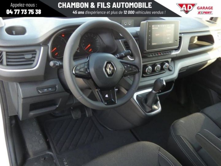 Vehiculo comercial Renault Trafic Otro FOURGON FGN L1H1 3000 KG BLUE DCI 150 EDC GRAND CONFORT Blanc - 10