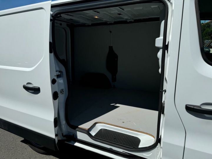 Vehiculo comercial Renault Trafic Otro FOURGON GRAND CONFORT L1H1 2,0 dci 130ch 23325 HT Blanc - 6