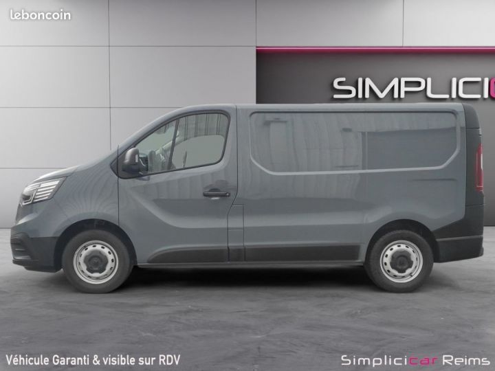 Vehiculo comercial Renault Trafic Otro FOURGON L1H1 2800 KG BLUE DCI 150 Ch GRAND CONFORT + OPTIONS Gris - 5