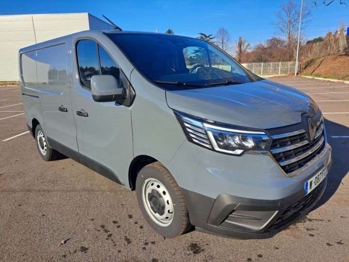 Vehiculo comercial Renault Trafic Otro FOURGON L1H1 3T BLUE DCI 130 GSR2 RED EDITION 3PL Gris Foncé - 1